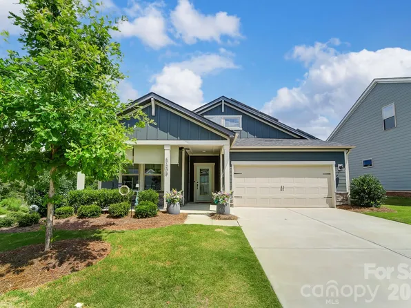 5609 Lavaux Ct, Charlotte, NC 28214