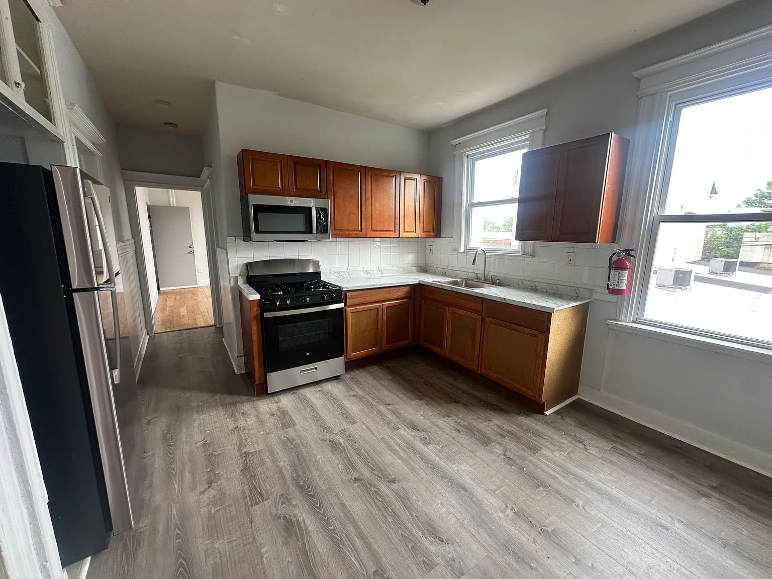 4 bed, 1200 sqft, $2,800 — Photo 2