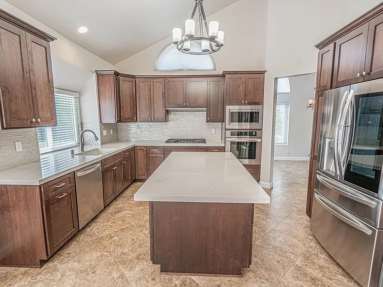 22572 Tulip Ct — Photo 10