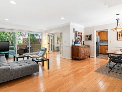 11646 Chenault St APT 8, Los Angeles, CA, 90049