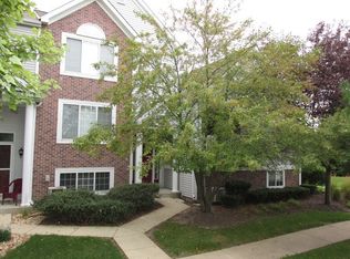 2416 Dawson Ln, Algonquin, IL 60102