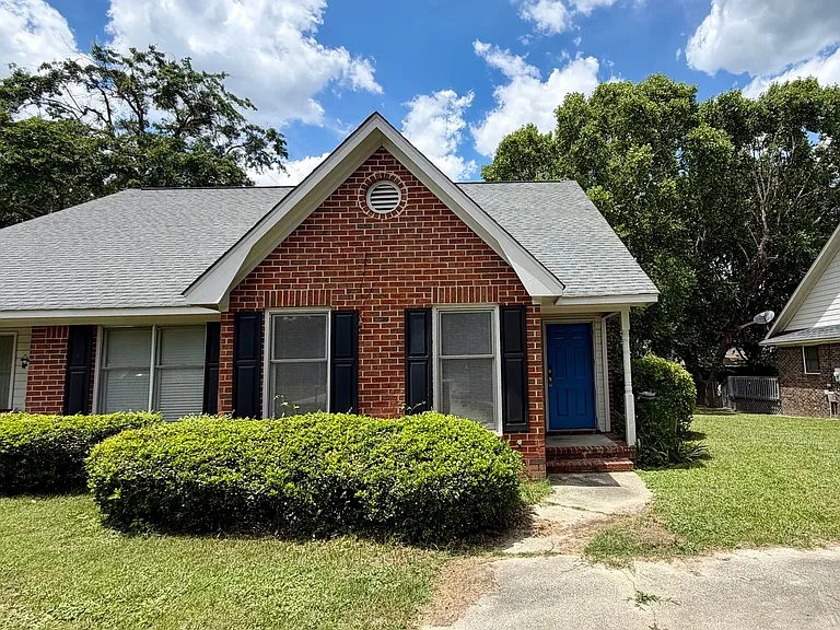 2051 Tudor St — Photo 1