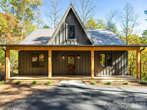 384 Green Hollow Ln, Brevard, NC 28712