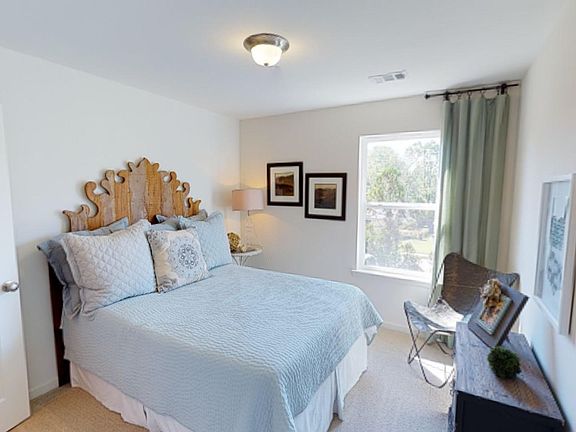 4th image of 2703 Kemp Ct