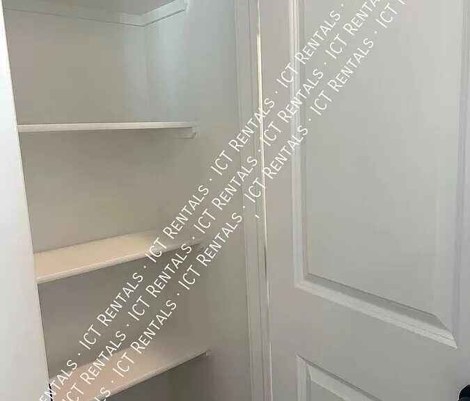 1120 N Broadview Ln #1 — Photo 11