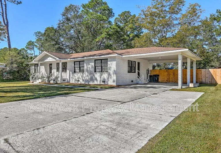 702 N Palmetto St — Photo 3