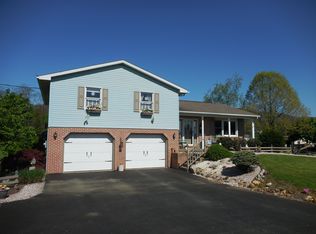 2231 Community Center Rd, Saint Thomas, PA 17252