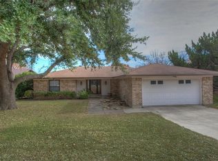 336 Rhineland Rd, Benbrook, TX 76126