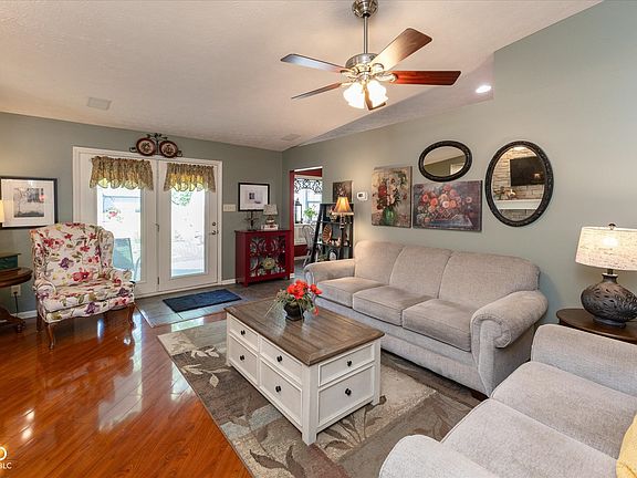 4th image of 7420 Glensford Dr