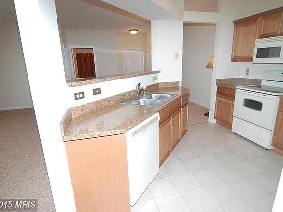 5th image of 8205 Blue Heron Dr APT 1B