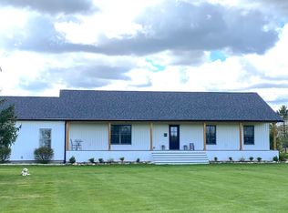 8044 Hollow Corners Rd, Almont, MI 48003