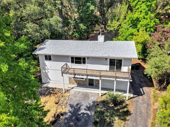 12818 Roadrunner Dr, Penn Valley, CA 95946