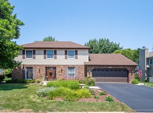 2425 Coach And Surrey Ln, Aurora, IL 60506