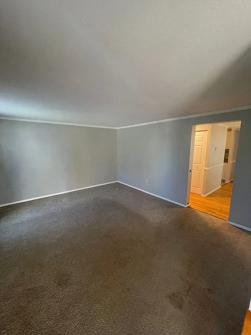 Beautiful 3 Bedroom Townhome in Glen Burnie, MD — Photo 4