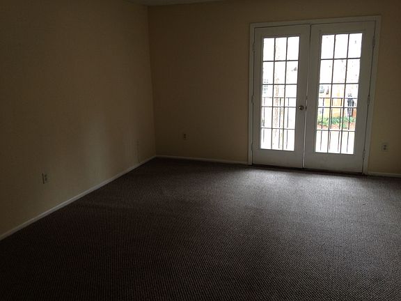 5th image of 3956 Versailles Dr