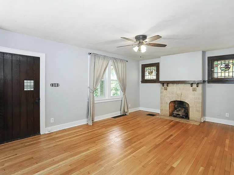 804 Center Ave — Photo 3