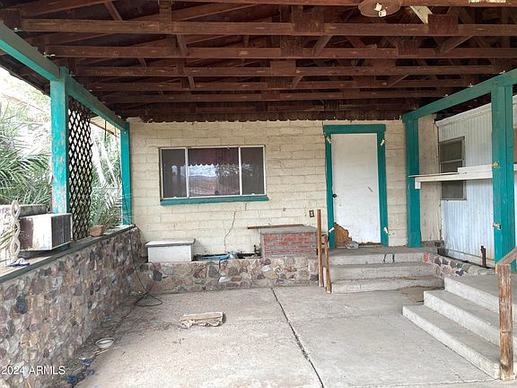 4th image of 212 W JAMESTOWN Circle