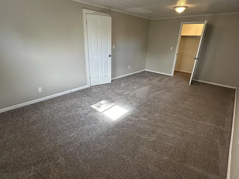 11021 Western Ave — Photo 21