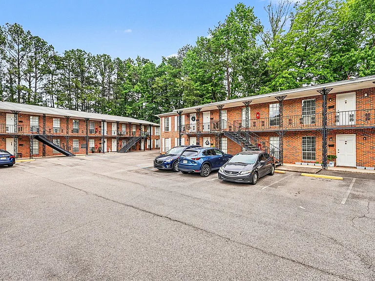 Green Valley Hoover Apartments — Photo 5