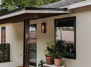 2202 E 2nd 1/2 St, Austin, TX 78702