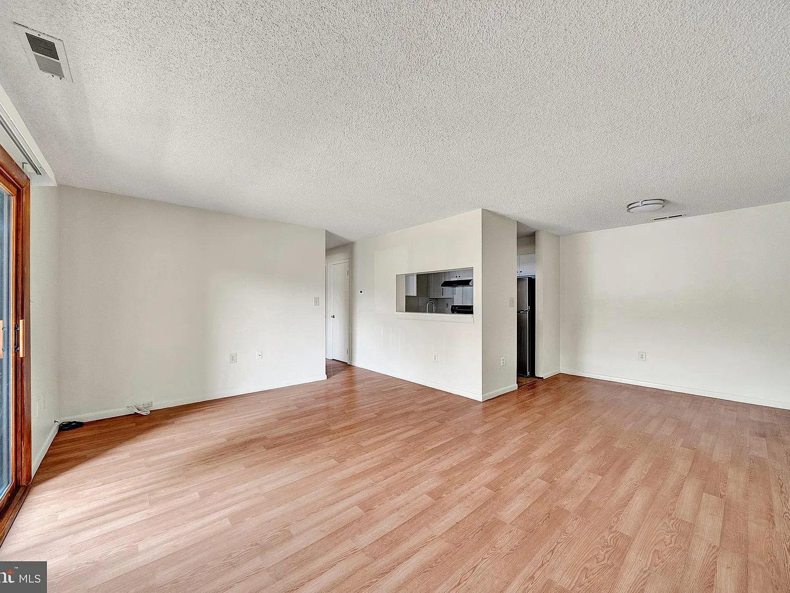 2 bed, 936 sqft, $2,350 — Photo 3