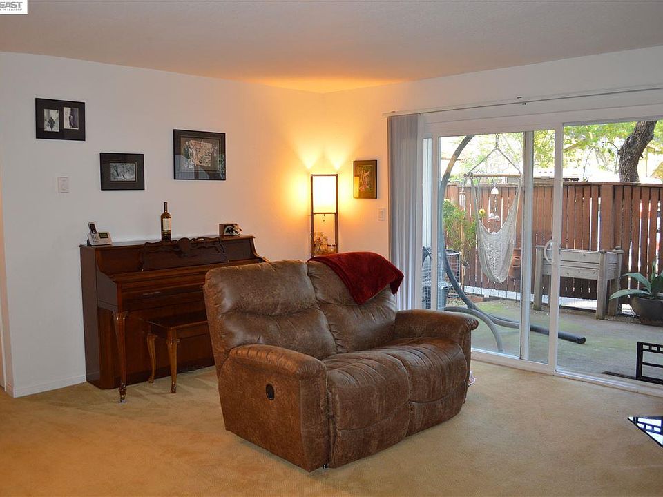 1st image of 26833 Hayward Blvd