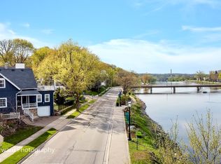 312 Geneva St, Dundee, IL 60118