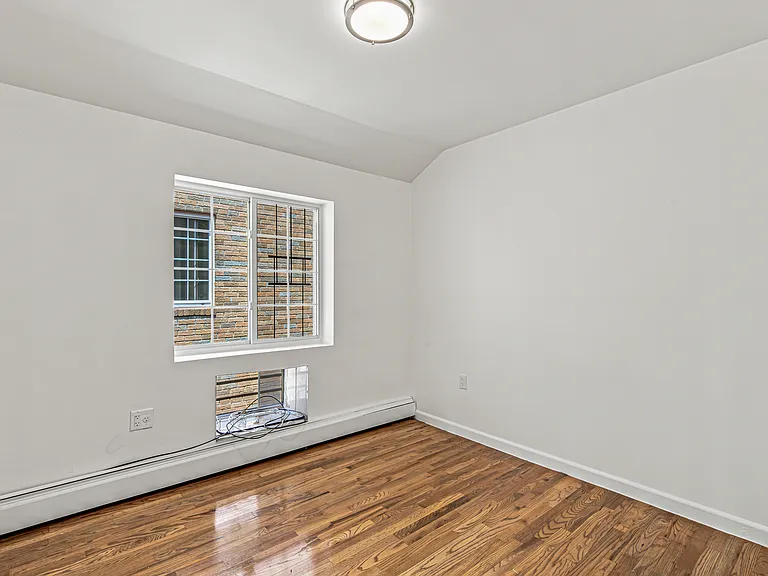 84-18 129th St #2 — Photo 4