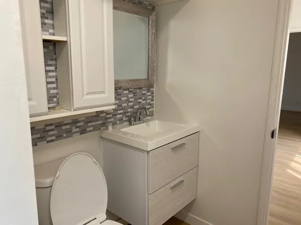 1210 Michigan Ave, Santa Monica, CA 90404