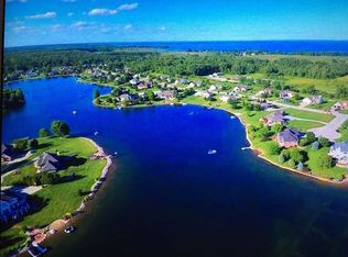 3141 Harbor Winds Dr, Suamico, WI 54173