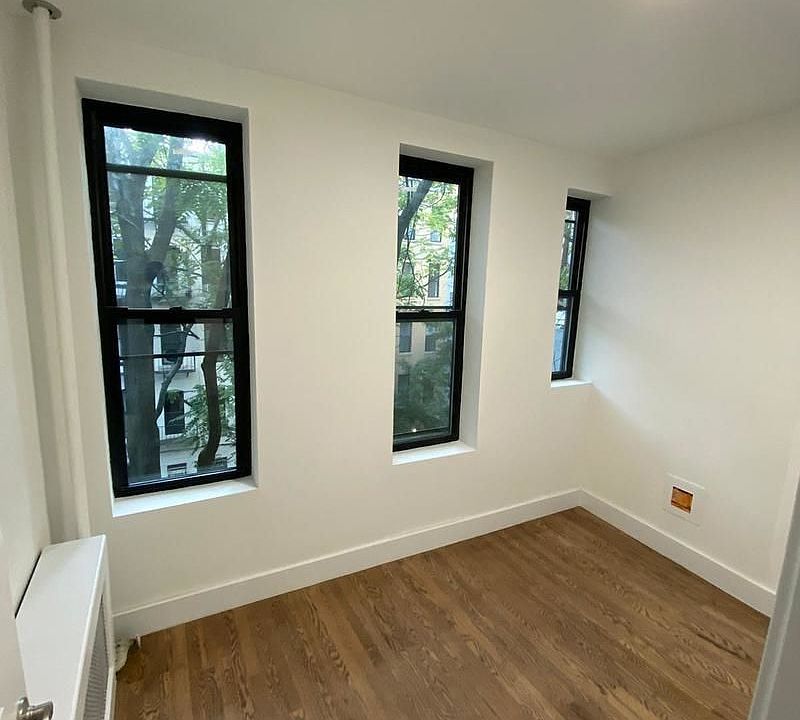 1st image of 310 E 93rd St #4E1