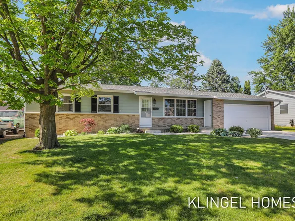 226 Nelson St, Sparta, MI 49345