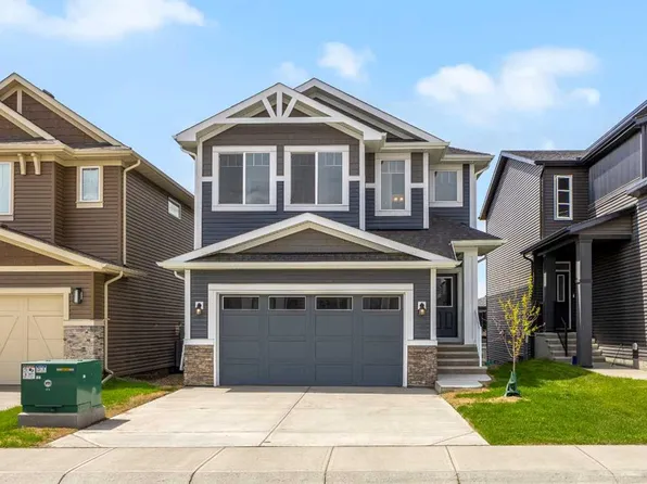 74 E Lucas Pl NW, Calgary, AB T3P 2E5