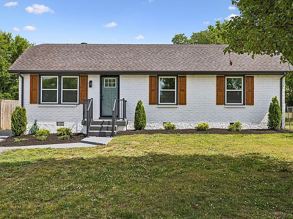 3rd image of 224 Cedar Dr