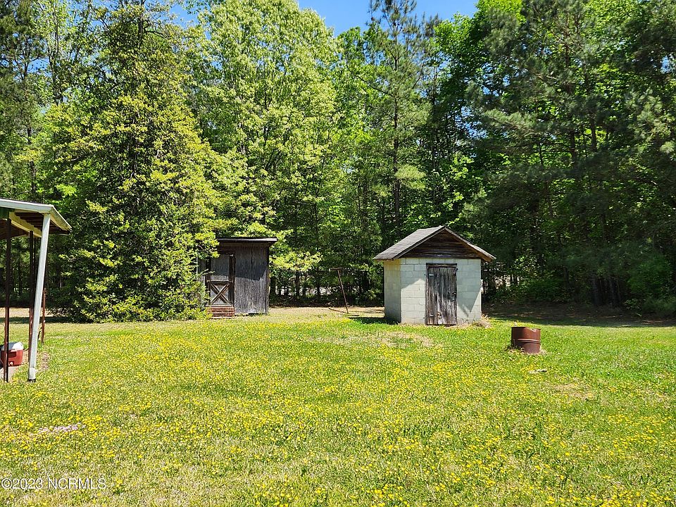 2nd image of 501 Hackley Road
