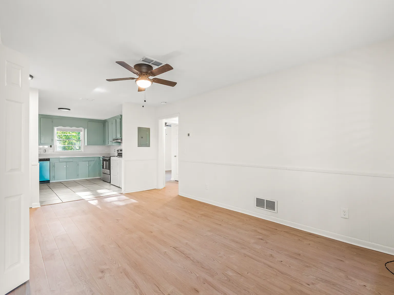 2 bed, 832 sqft, $1,150 — Photo 3