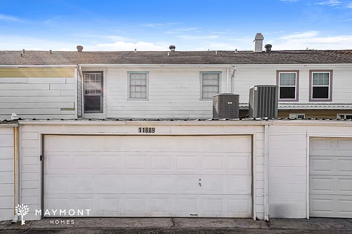 11889 Algonquin Dr — Photo 3