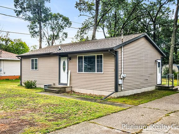 3rd image of 2509 Wesley Ave