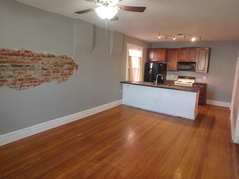 3704 Walnut St — Photo 4