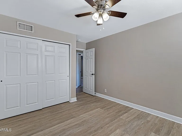 110 W Del Rio Dr — Photo 14