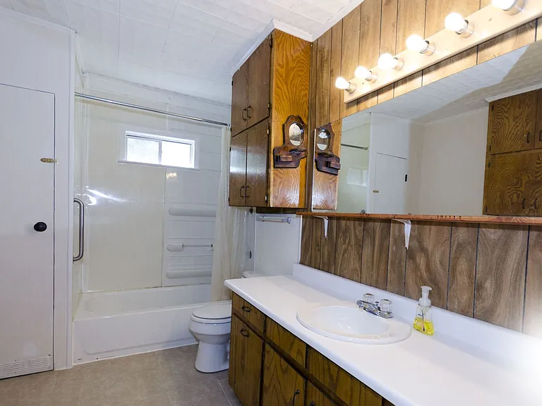 4422 Bowie St — Photo 5