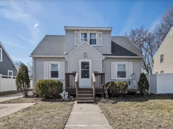 1103 8th St NW #2, Austin, MN 55912