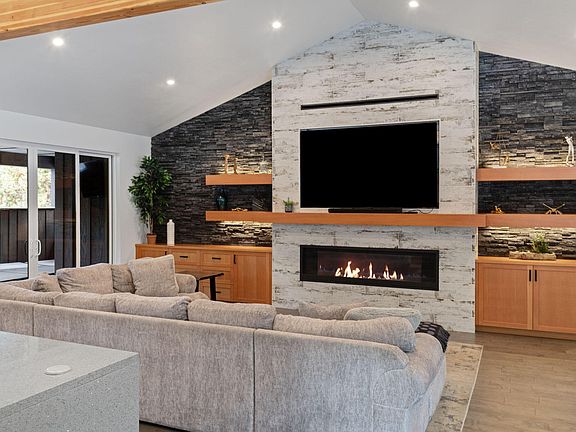 5th image of 57752 Lassen Ln #9