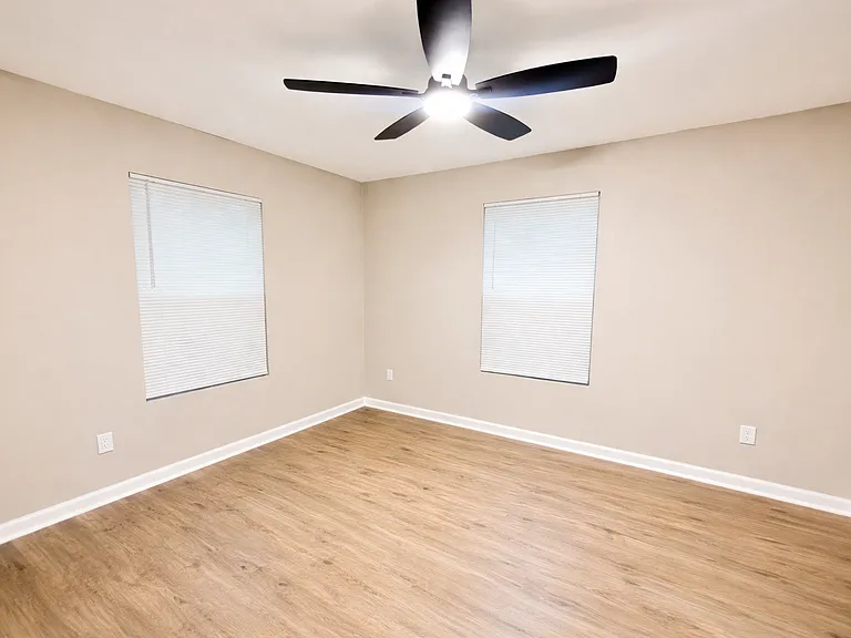215 E Lubbock St — Photo 11