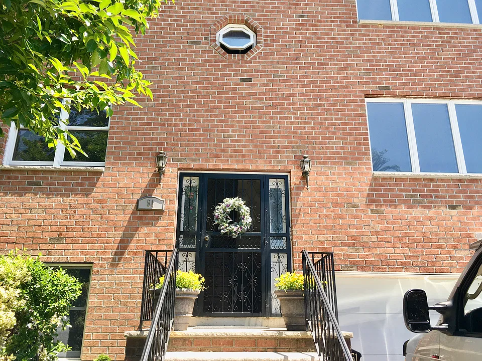 51 Borcher Ave #2