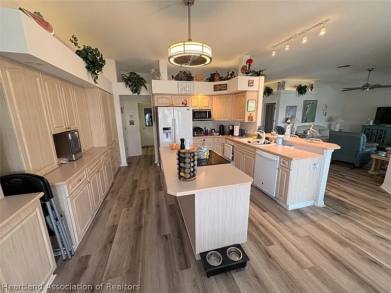 131 Orange Rd NE — Photo 9