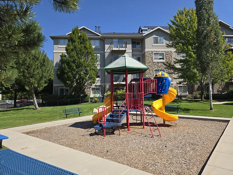 1230 E Privet Dr #4-425 — Photo 1