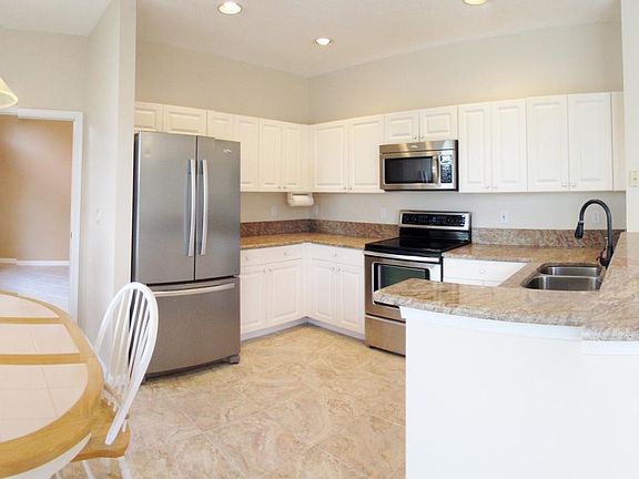3rd image of 6107 Newport Village Way