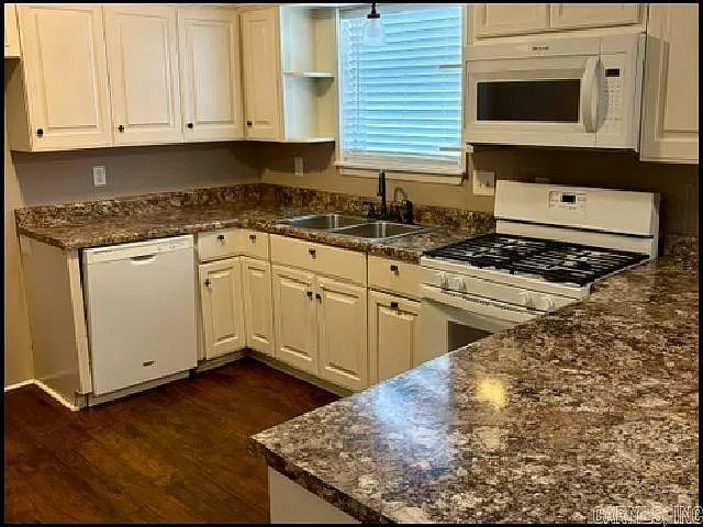 26 Cinnamon Dr — Photo 4