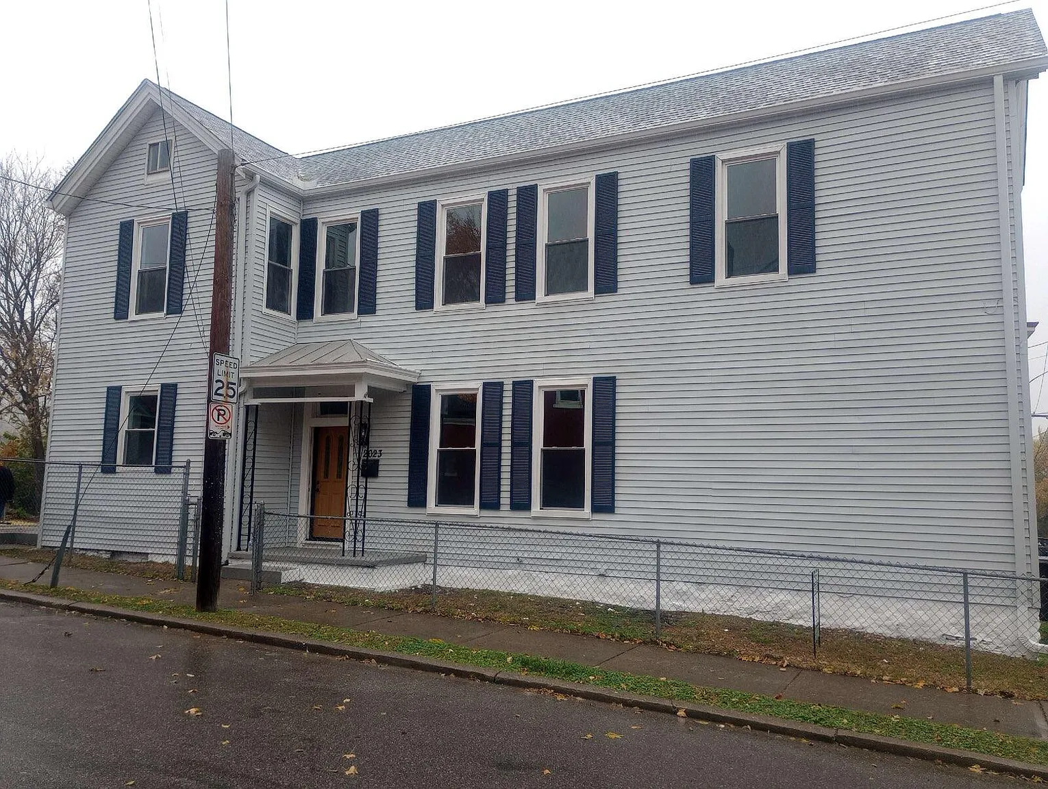 2023 Howell St photo 1
